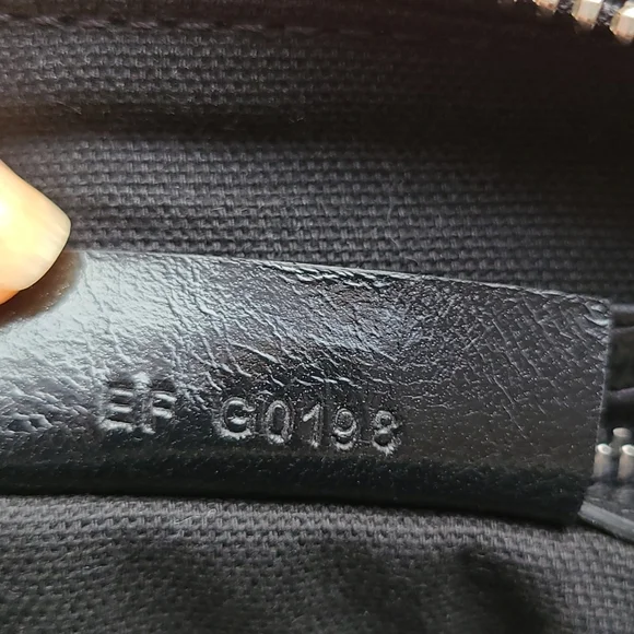 TRADED * Givenchy Crackled Patent 4G Small Pandora Black - Picture 10 of 13